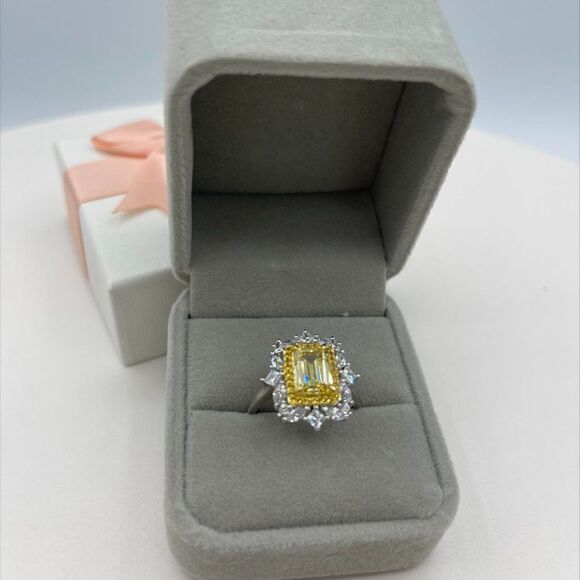 New, sz 8 canary/yellow topaz, clear diamonds, solid sterling, emerald cut - Picture 6 of 12